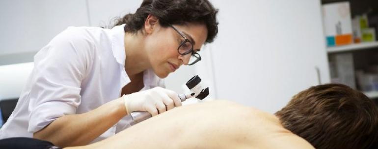 ИИ превосходит врачей-людей в выявлении рака кожи