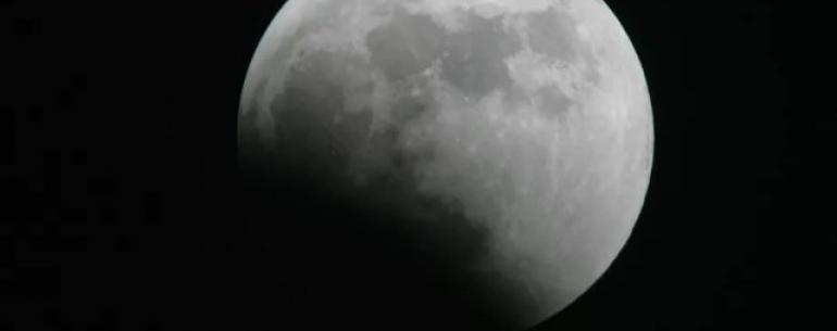 Астрономы используют искусственный интеллект для обнаружения 6000 новых кратеров на Луне