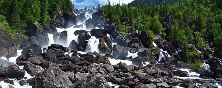 Большой Чульчинский водопад (иногда назвываемый Учар, что в переводе с алтайского означает Неприступный) — каскадный водопад, расположен на реке Чульча, в республике Алтай. Является самым большим в регионе, имея высоту падения около 160 м. Водопад находит