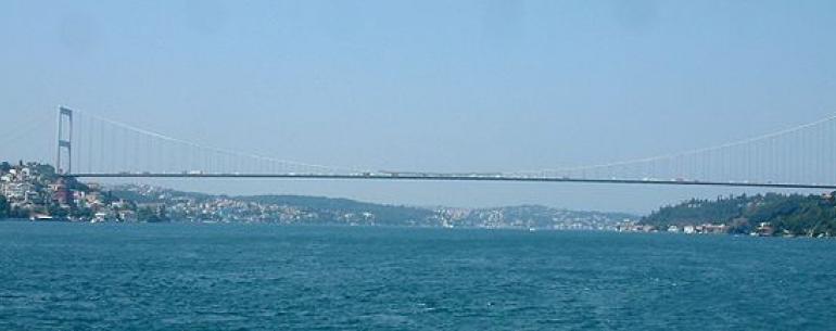 Мост Султана Мехмеда Фатиха (тур. Fatih Sultan Mehmet K?pr?s?, англ. Fatih Sultan Bridge или Second Bosphorus Bridge) — второй висячий мост через Босфорский пролив. Он соединяет европейскую и азиатскую часть Стамбула. 