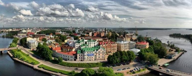 Выборг, один из самых красивых городов России, отнюдь не исконно русский город. В свое время он принадлежал и шведам, и финнам, которые, без сомнения, оставили свой след.